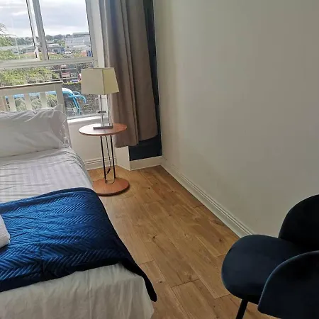 Perfect - Close To The Train Station Apartment Cork